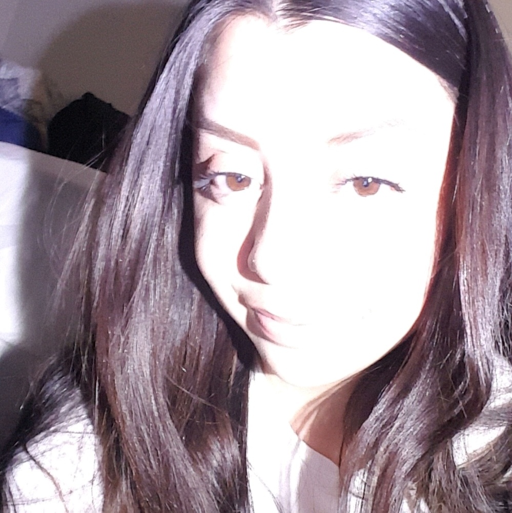 Meet your Posher, Claudia